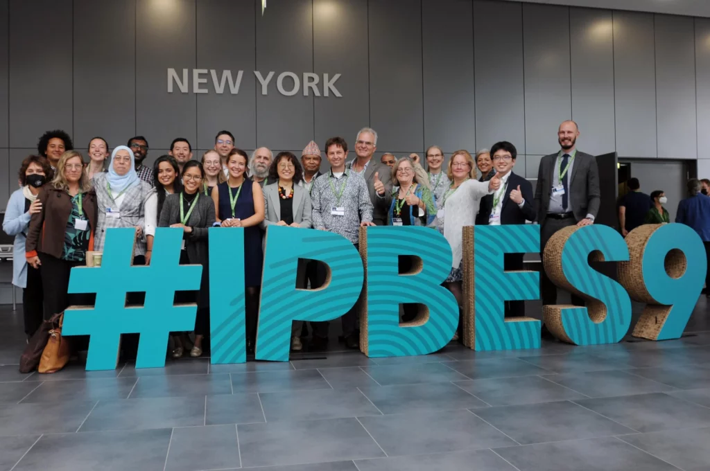 Group photo - 9th IPBES Plenary - 7Jul2022 - Photo